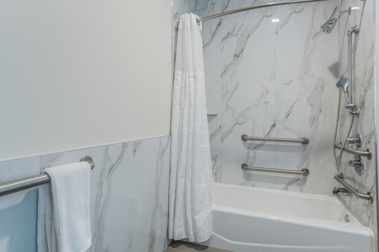 Red Lion Inn & Suites Katy Εξωτερικό φωτογραφία